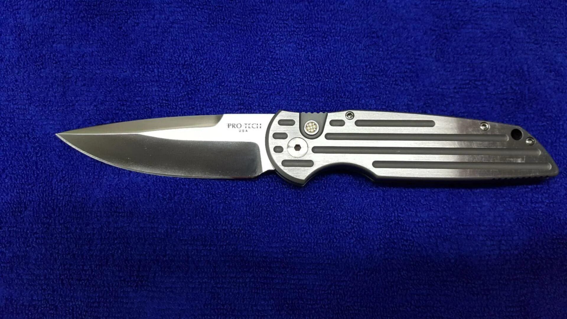 Купить tr 3. Pro Tech tr 3. Pro-Tech tr-4.62 SG Skull Blade show Limited. Протеч Акрон нож. КК tr3 иж1614.