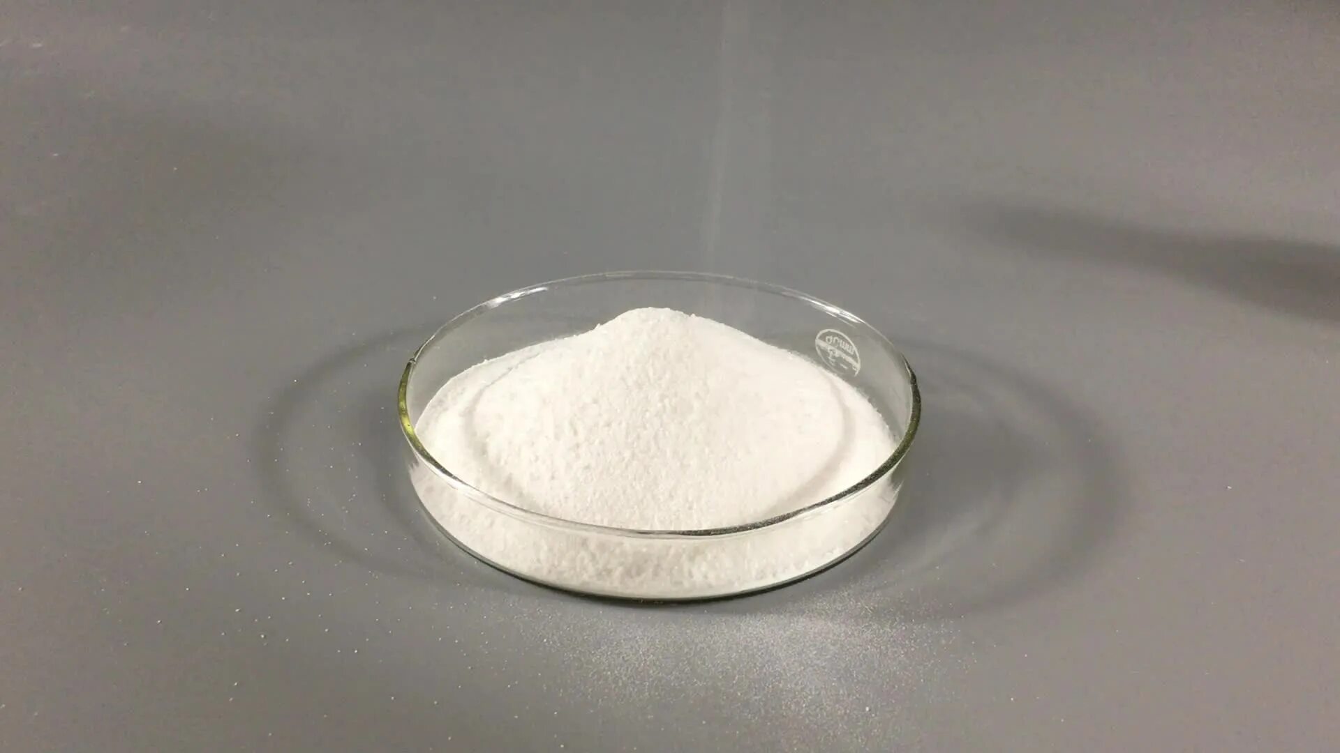 Тригидрат ацетата натрия. Ацетат натрия это соль. Аммоний хлорид моногидрат. Лауриновая кислота химически чистая.