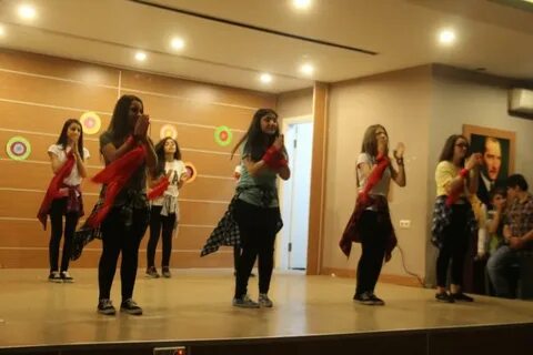 Қынаптағы түймелер