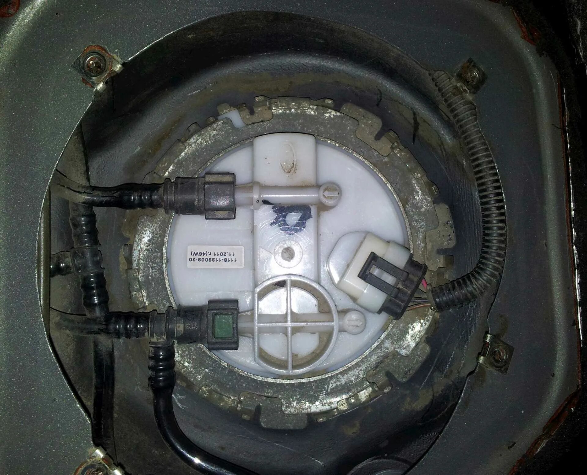 Топливный модуль калина 1. Топливный насос лада калина 1. Бензонасос лада калина 1. Как поменять бензонасос на калине. 4.