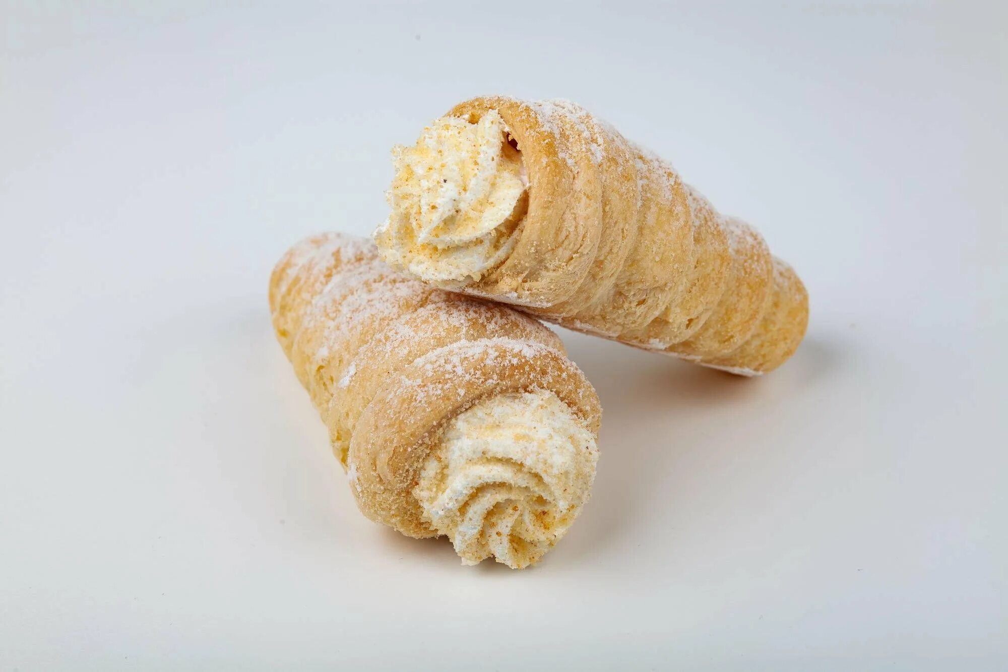 муфточка пирожное. трубочки слоеные со сливками. слоеные трубочки. трубочки с кремом. трубочки слоеные со сливками.