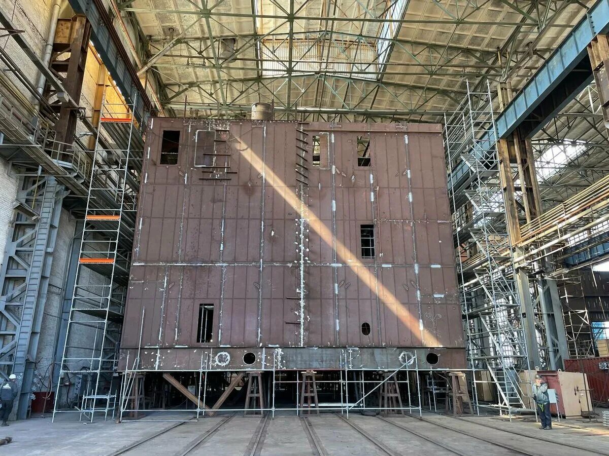 Судостроение машиностроение балтийский завод. Объединённая судостроительная корпорация корабль. Судостроение в россии. Оск судостроительная корпорация. Труд на корабле.