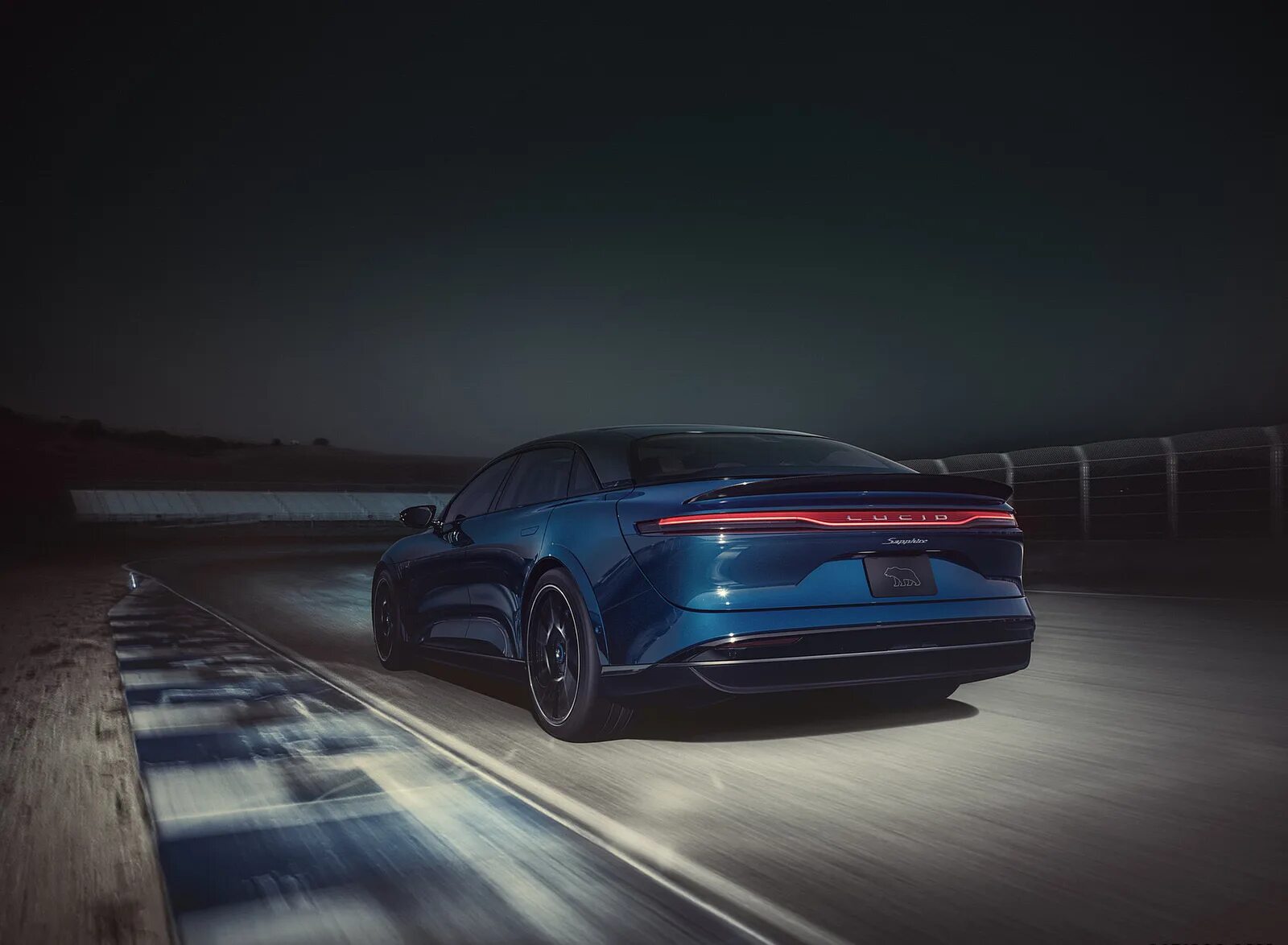 Lucid air 2023. Lucid air 2023. Дальность выстрела с 60. Lucid motors представила самый мощный седан в мире. Люсид эйр сапфир.