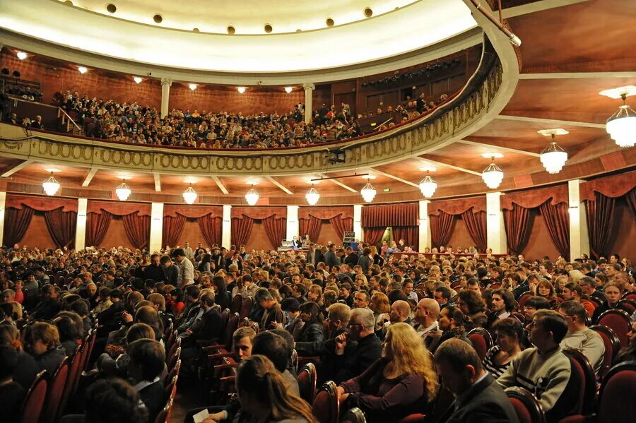 Media theater. Московский государственный театр эстрады. Театр эстрады Москва зал. Сцена театра эстрады в Москве. Московский детский театр эстрады Москва.