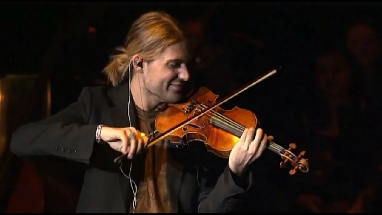 Быстрый виртуозный. Дэвид Гарретт полёт шмеля. David Garrett мировой рекорд. Гарретт полет шмеля рекорд. Полет шмеля Автор композитор.