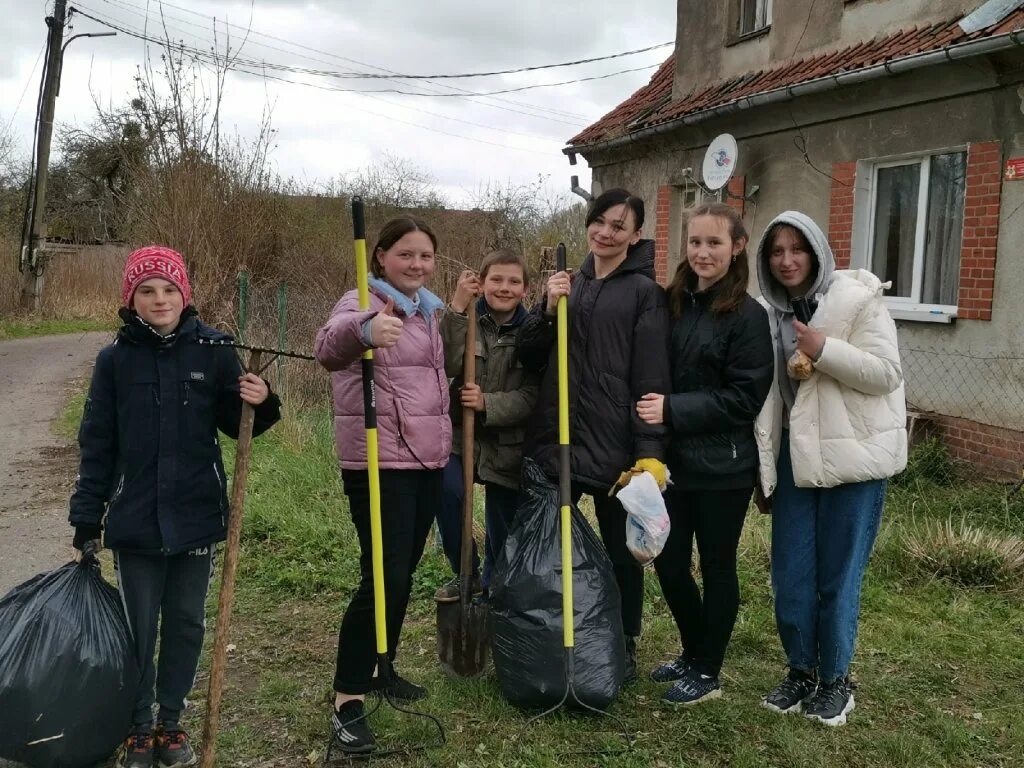 Подслушано в знаменске в контакте. Поселок Знаменск Калининградская область. МБОУ СОШ им а Моисеева пос Знаменска. Школа Знаменск Калининградская область Гвардейский район учителя. Подслушано Знаменск Калининградская область Гвардейский район.