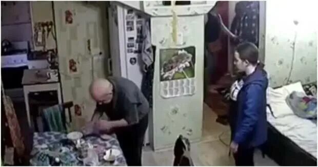 Болезнь крейтцфельдта-якоба. Обманутые старики. Хотели ограбить старика но он их перехитрил. Пенсионер плачет. Не дыши фильм 2016 стивен лэнг.