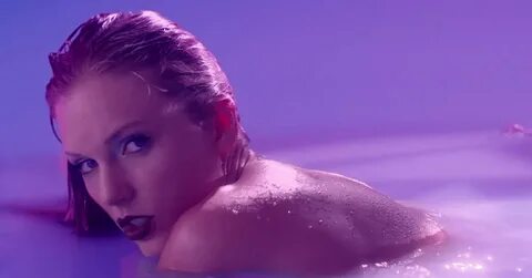 Тейлор Свифт излучает магический реализм в новом клипе на песню "Laven...