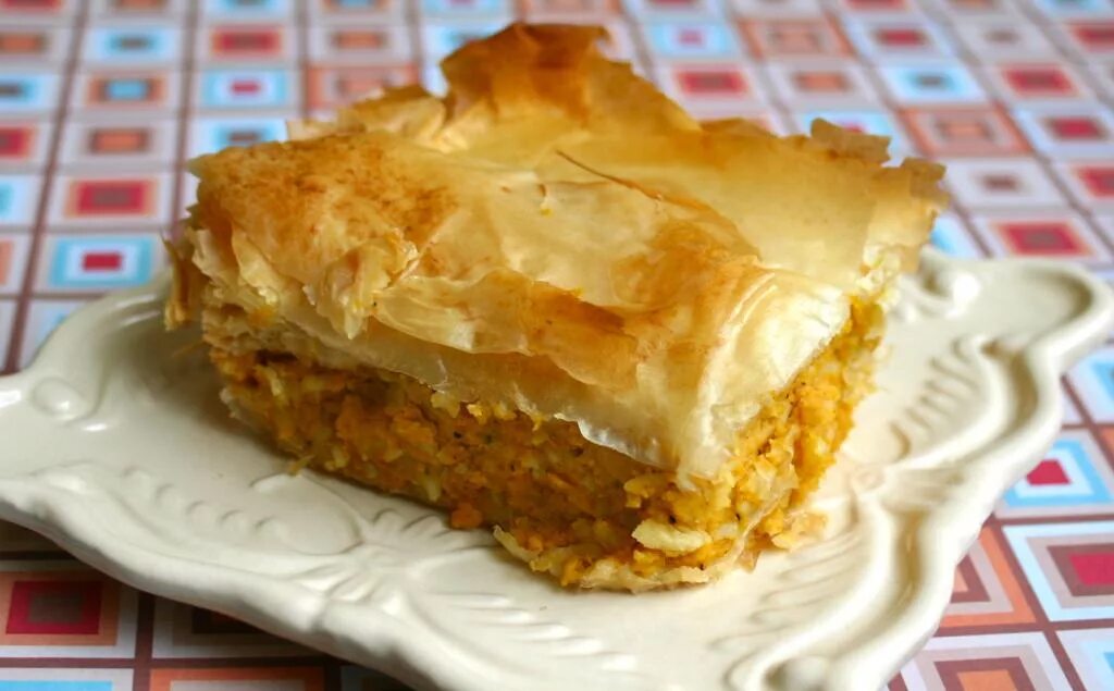 Рецепт пирога с мясом и тыквой. Греческий пирог с тыквой турта. греческий пирог с тыквой и мясом турта. пирог с мясом и тыквой. пирог мясной с тыквой.