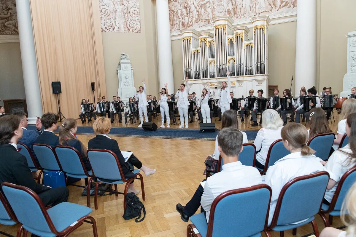 Дворец учащейся молодежи спб сайт. Мероприятия в Таврическом Дворце. Дворец учащейся молодежи. Купольный зал в Таврическом Дворце. Дворец учащейся молодежи СПБ.