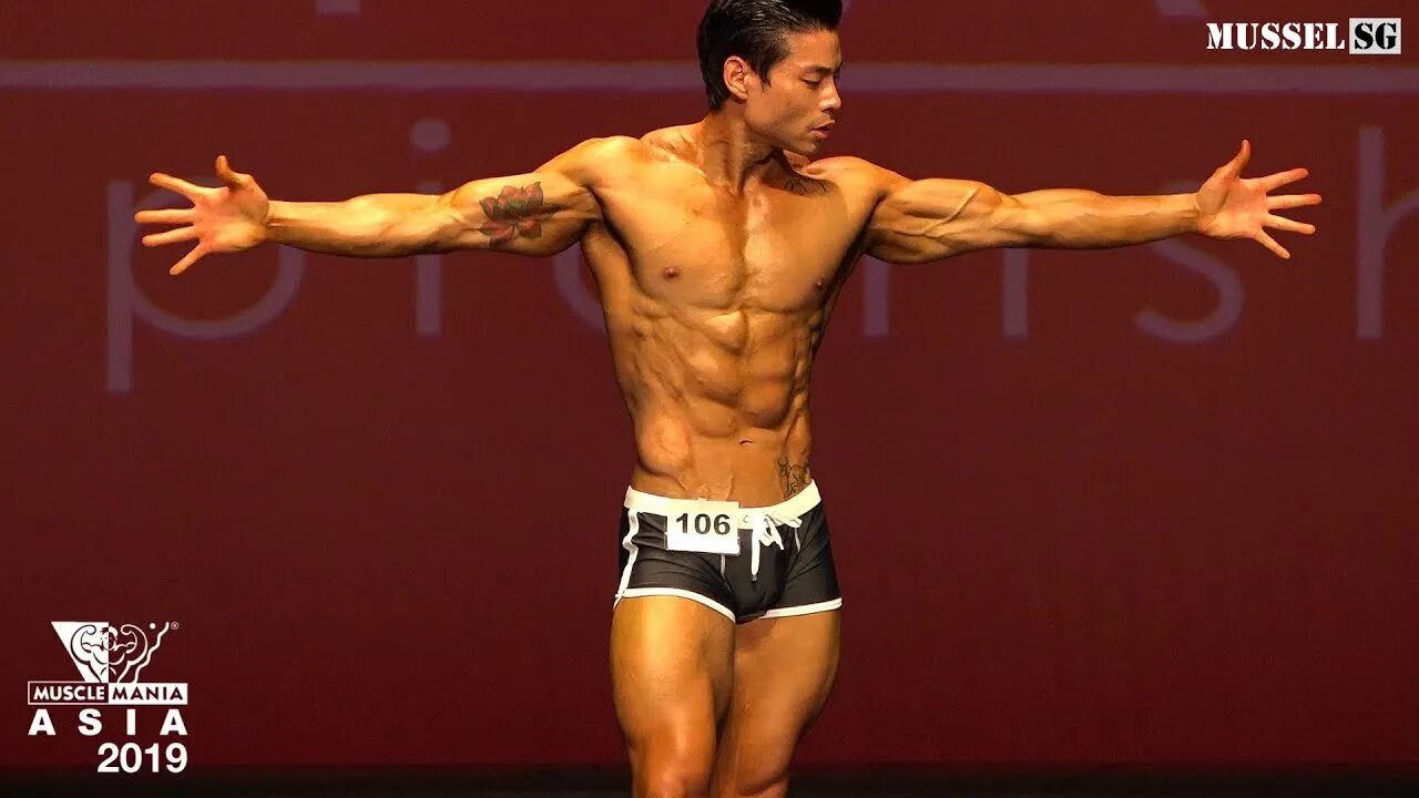 Арьян паша. Мания и мускулы. Мания и мускулы. Танцующий кореец бодибилдер. Корейский культурист чул сун танцует.