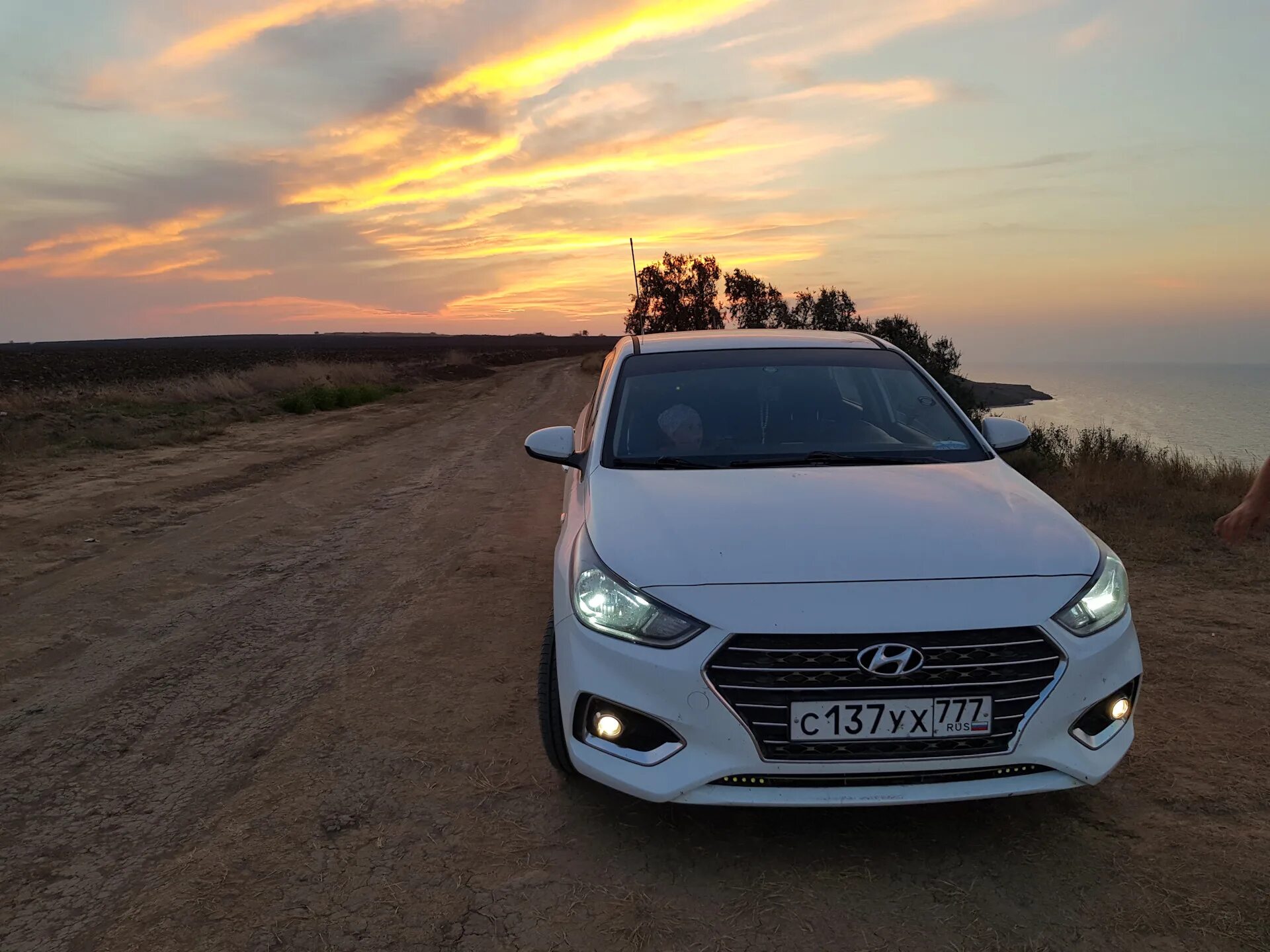 Солярис 2 рестайлинг лампы. Ходовые огни hyundai solaris 2025. дхо солярис 2025. дхо солярис 2025. hyundai solaris 2018 туманки.