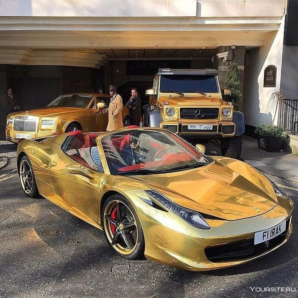 Самый крутой богатый. Дорогие машины. Золотая машина. Золотые машины дорогие. Богатые Тачки.