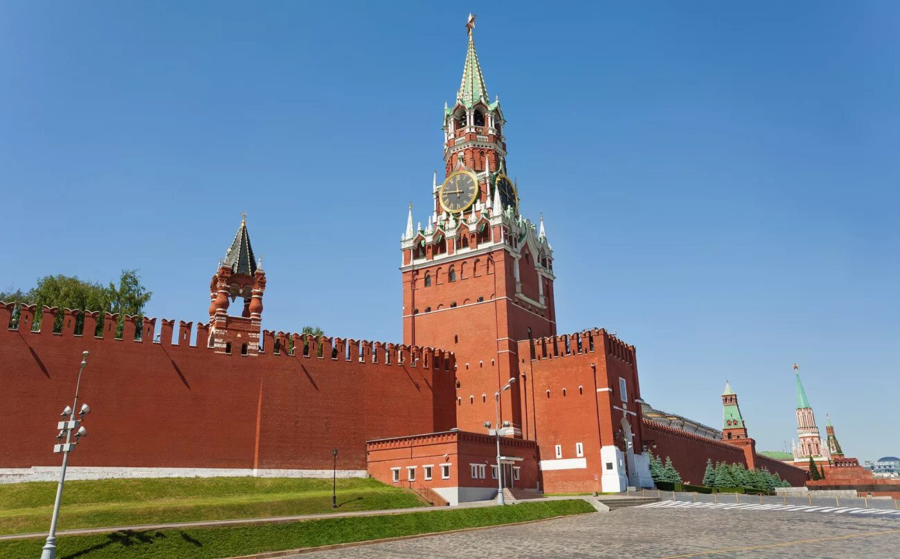 Башня кремлевской стены. Москва. спасская башня, кремль. спасская башня московский кремль стена. спас смоленский на спасской башне кремля. спасская башня кремля икона.