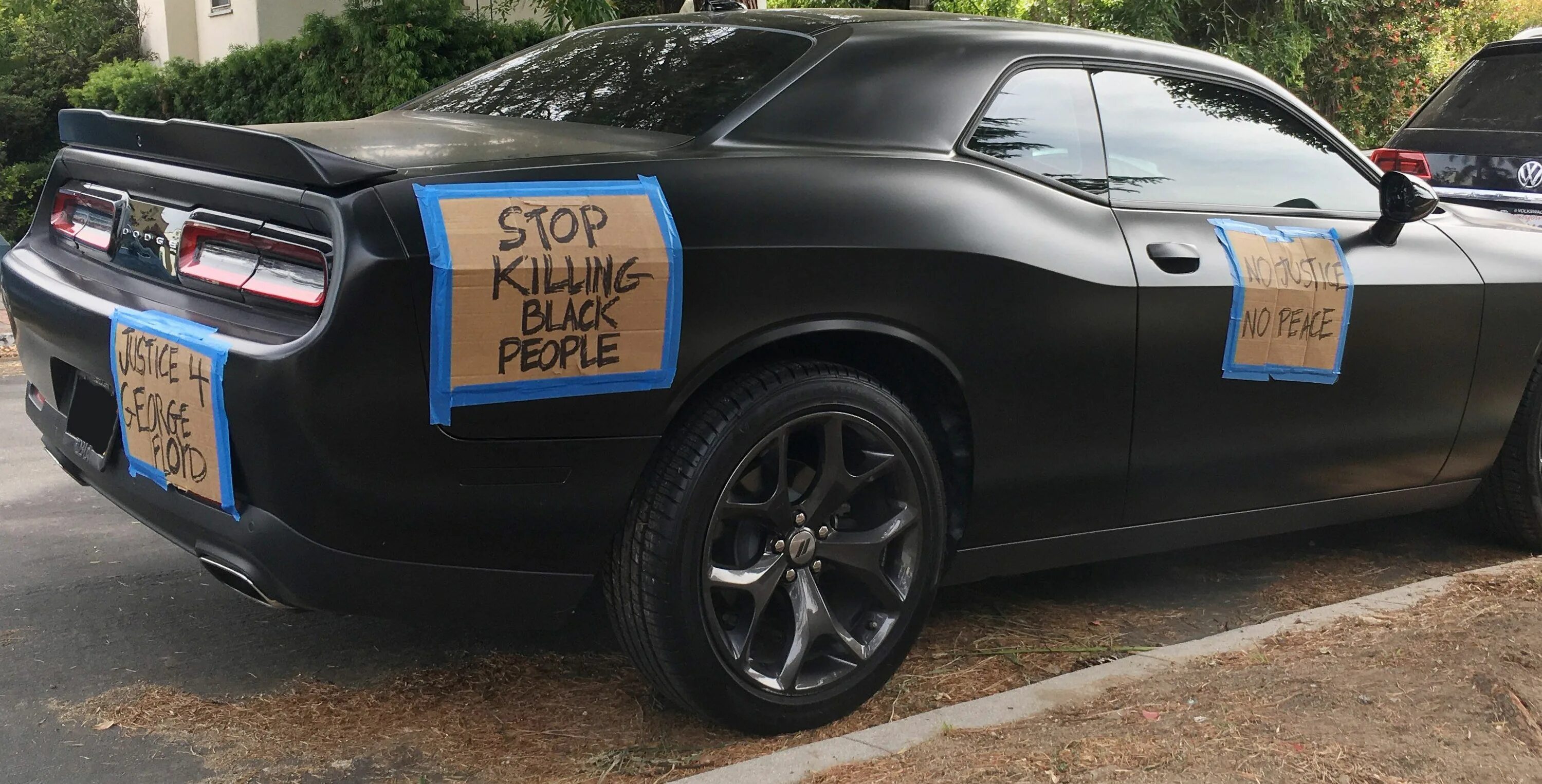 Униженные тачки. Униженные машины. Машина унижения. Машина унижения. Dodge challenger билли айлиш.