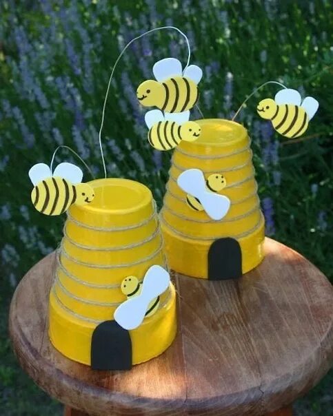 Сделать пчелу своими руками. Поделка Пчелка в детский сад. Пчела своими руками. Пчелы своими руками для детского сада. Пчелки для сада.