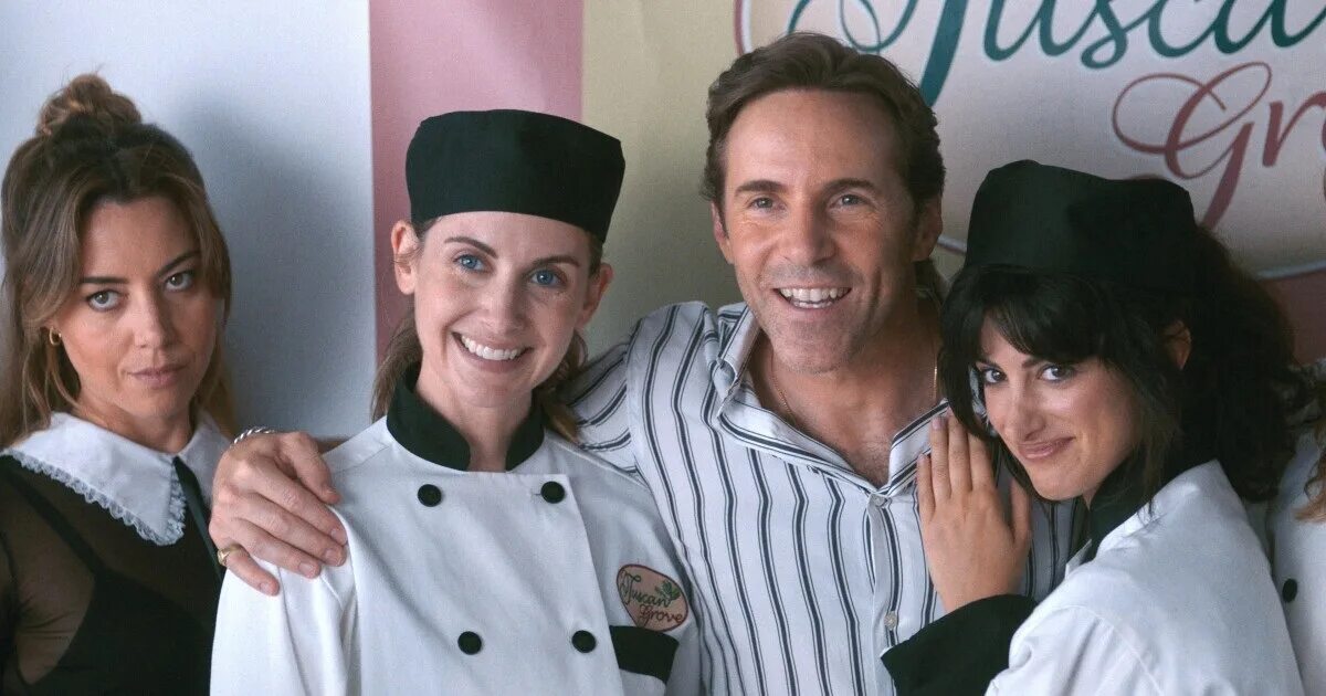 Кружи меня 2022. Комедии 2022. Кружи меня (spin me round) 2022. Кружи меня 2022. Кружи меня 2022.