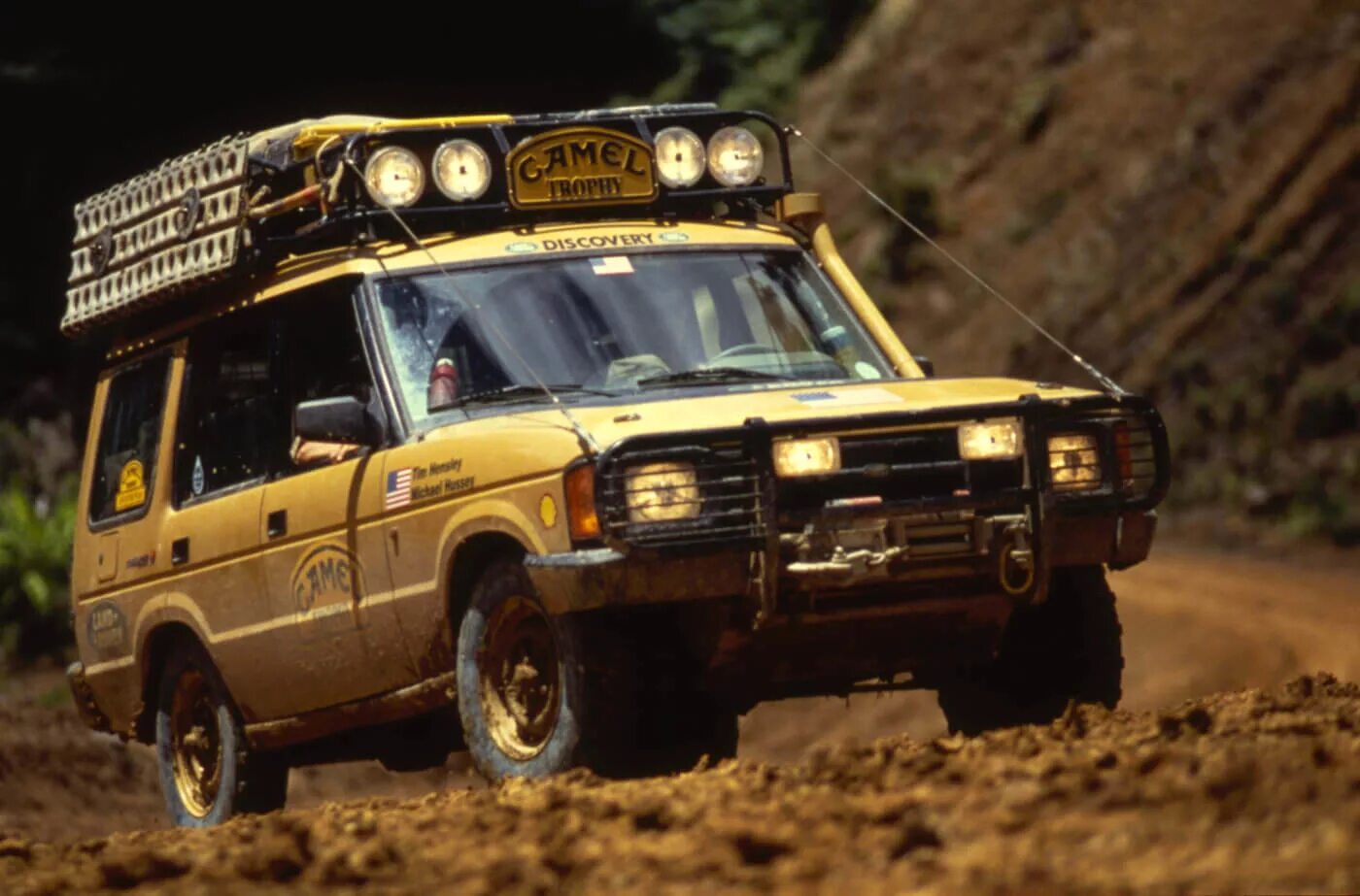 Дизель дискавери 1. Land Rover Discovery 2 Camel Trophy. Ленд Ровер Дискавери 1 кэмел трофи. Ленд Ровер Camel Trophy. Ленд Ровер Дискавери кэмел трофи.