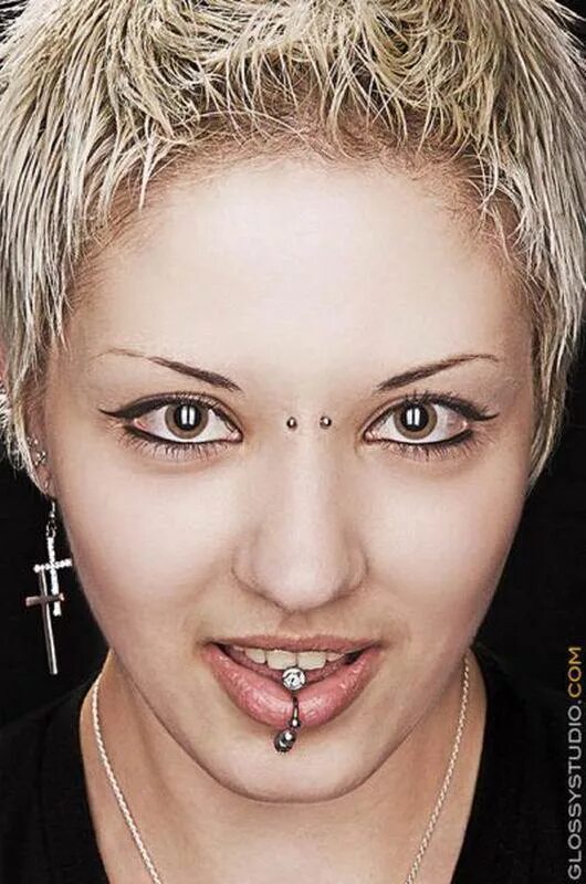 The fangs that pierced the heart. Прокол смайл клыки вампира. Ранобэ клыки пронзающие сердце. The fangs that pierced the heart. Клыки пронзающие сердце манга.