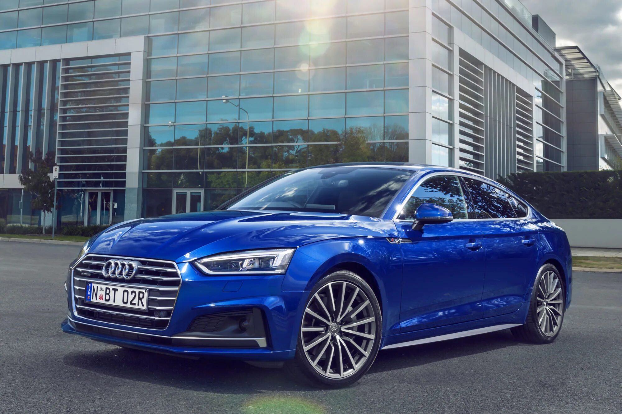 6 синего цвета. Audi a5 Sportback 2019. Audi a5 Sportback 2017. Audi a6 Sportback 2019. Audi a5 Sportback Blue.