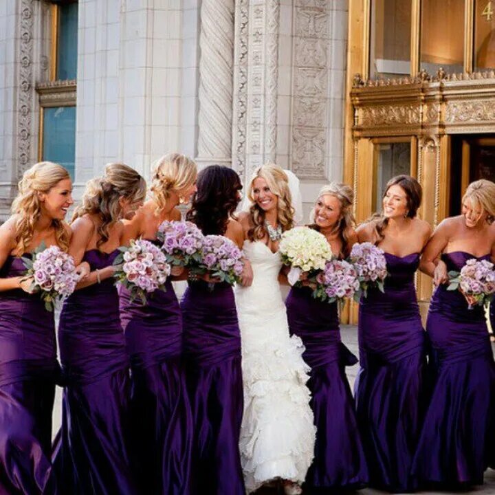 Цвет свадьбы фото. Свадьба в лавандовом цвете. Невеста в сиреневом стиле. Свадьба в фиолетовом цвете. Сиреневое платье на свадьбу подруги.
