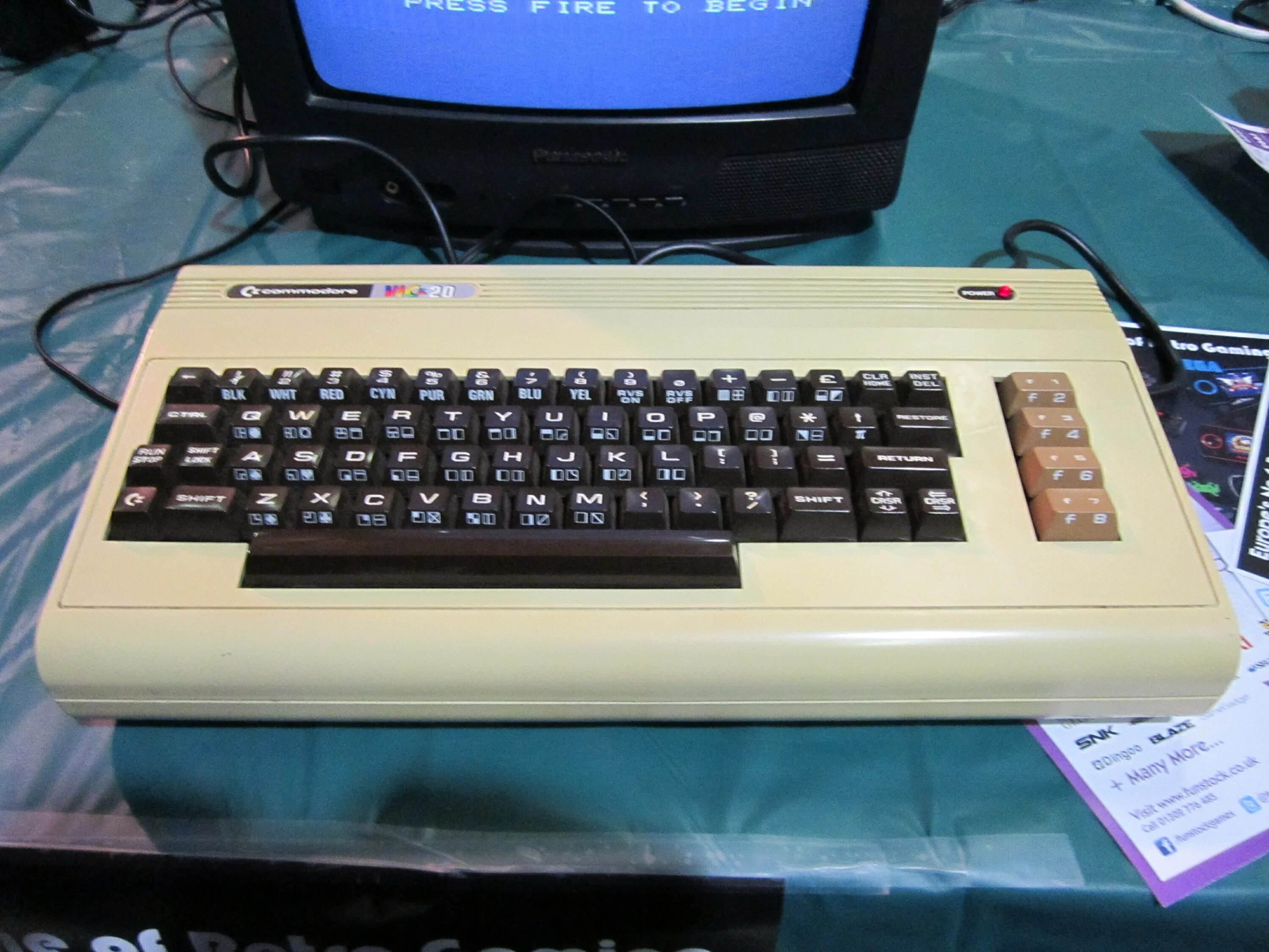 Commodore Vic-20. Компьютер Commodore Vic-20. Commodore 64 Vic 20. Commodore Vic-20 с монитором.