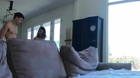 Бывший качок трахает молодую Меган Сейдж на рояле 