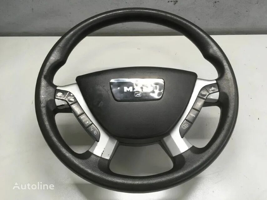 Ману на руле. Руль ман тгс. рулевое колесо ман тга. руль man tgx. перетянутый руль man tgx.