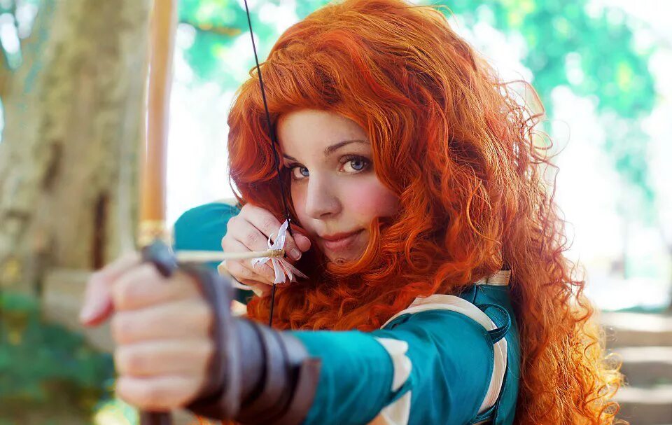 Рыжий косплей. Принцесса Мерида. Мерида героиня. Disney Princesses Merida Cosplay.