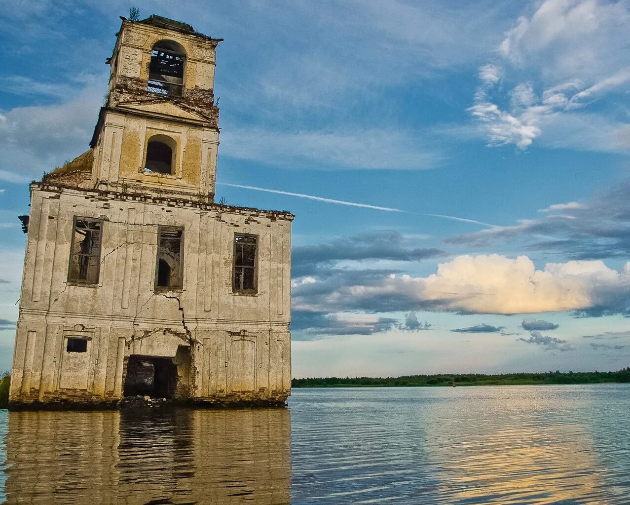 3 озера церковь. Церковь Рождества Христова (Крохино). Церковь Крохино Анор Тукаева. Церковь Крохино Шексна. Церковь в Крохино на реке Шексне.