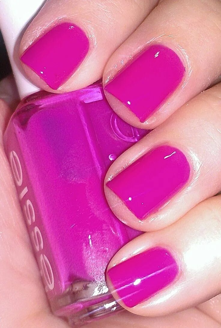 Как накрасить ногти розовым Hot pink with silver glitter ring finger Pink acrylic nails, Nails, Short acryli