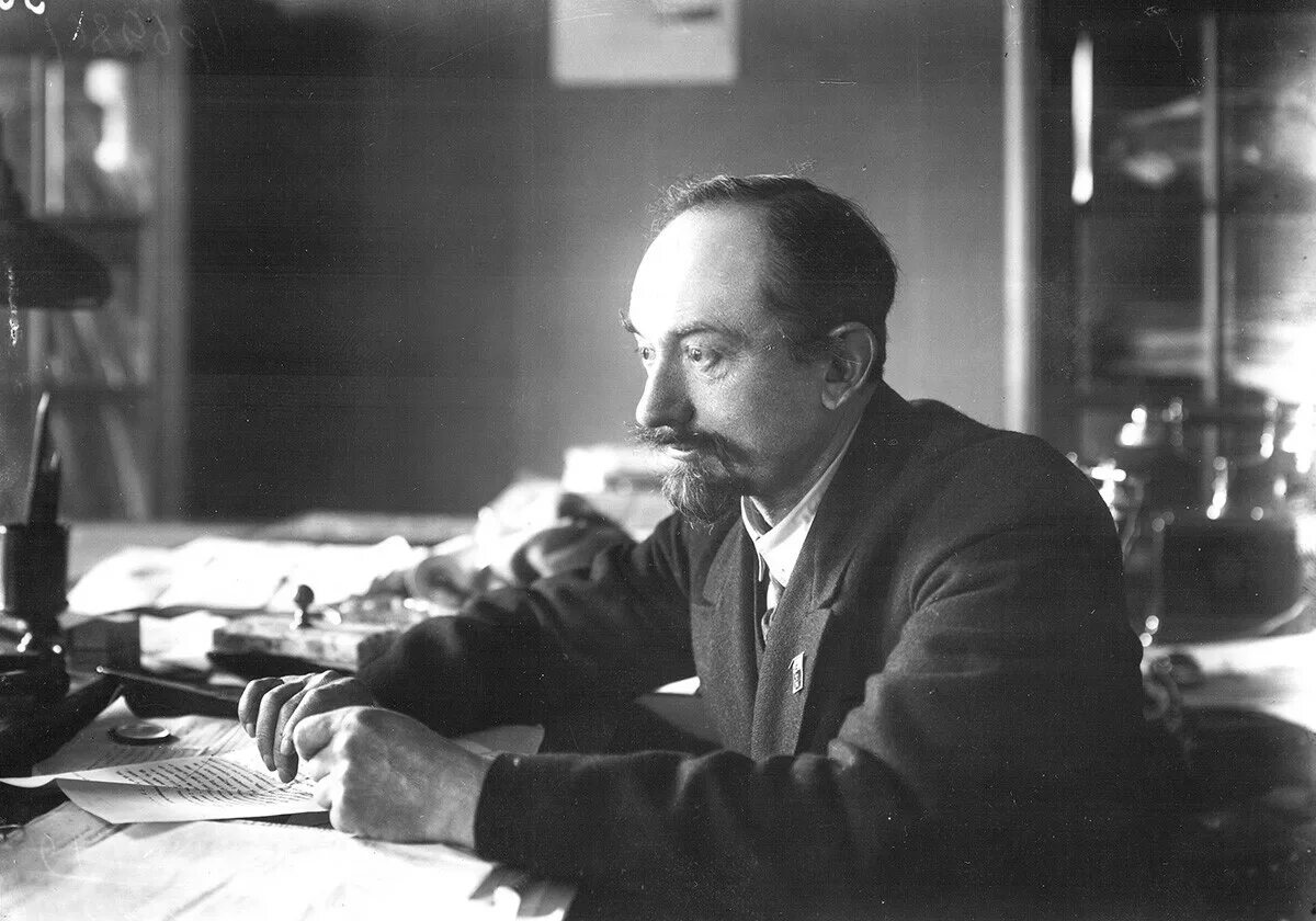 Нарком иностранных дел. Георгий васильевич чичерин. чичерин министр иностранных дел ссср. нарком иностранных дел г. в. чичерин. чичерин народный комиссар.