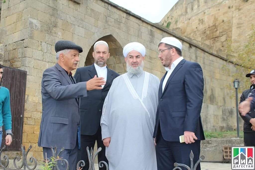 Имамы города дербент. Джирингов орудж омарович. Имамы дербента. Имам мечети дербент майнаев. Имамы дербента.