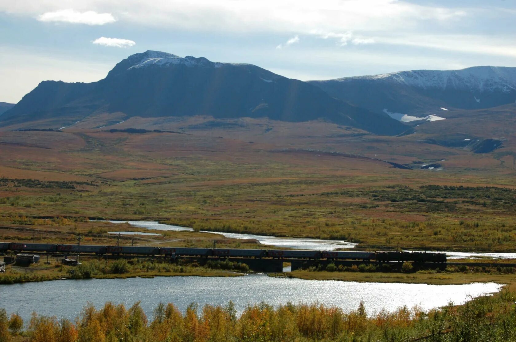 Пайер гора урал. Горная тундра полярного урала. Гора харп полярный урал. Уральские горы в янао. Полярный урал горы.