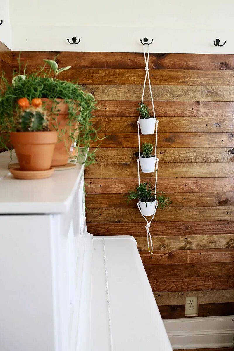 Подвесная полка на веревках. Полки на веревках. Балка для подвесного кресла. Консоль для гимнастических колец настенная с блочной подвеской. Как подвесить дом.