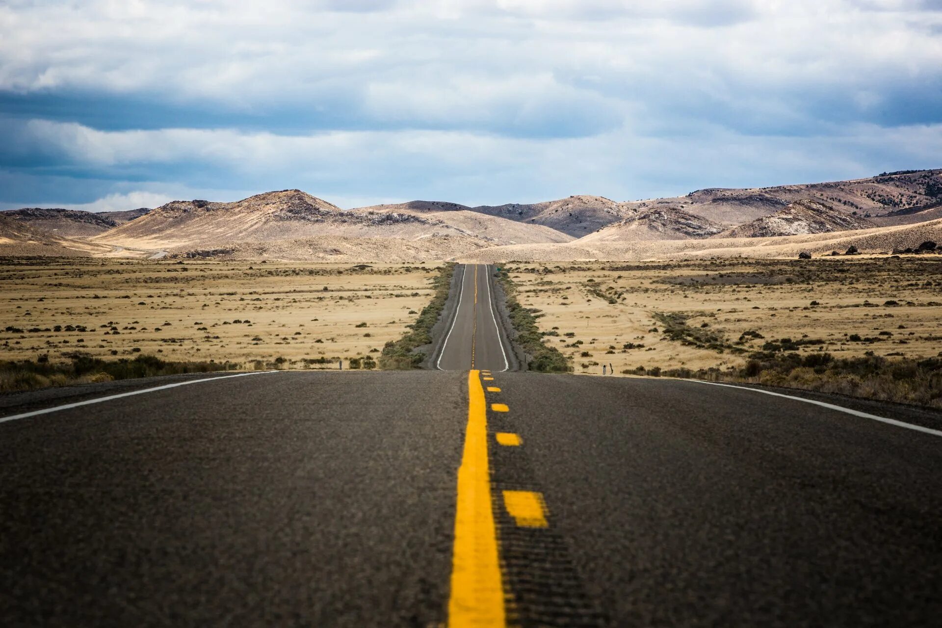 Road views. Невада штат Техас. Шоссе в Неваде. Хайвей дорога в Америке. Пустынная дорога в Неваде.