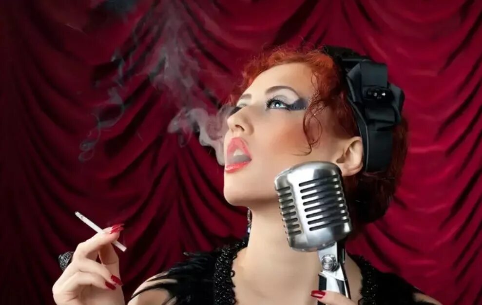 голос курильщика. курильщик рисунок. голос курильщика. бурлеск маркус. дита фон тиз с мундштуком.