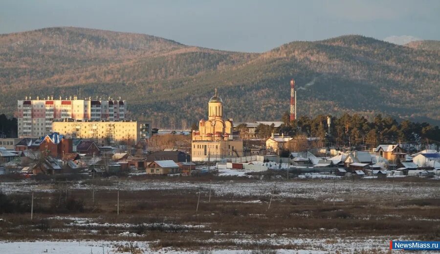 Город миасс город в золотой долине. Миасс челябинская область. Миасс машгородок. Урал город миасс. Север миасс.