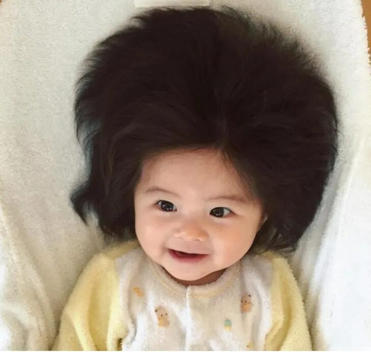 бэби чанко кано. новорожденный с густыми волосами. ребёнок родился с волосами. темные волосы при рождении. ребёнок родился с волосами.