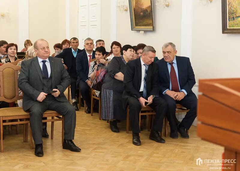 Награждение рабочих. Церемония награждение сотрудников АПК 9.02.2024 В павильоне 75 Москва. Награждение работников архива за что.