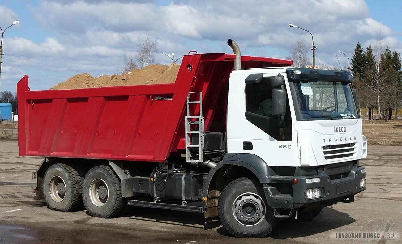 Iveco самосвал. Ивеко траккер самосвал. ивеко траккер самосвал 2007. самосвала iveco trakker ad380t38h. ивеко самосвал 6х4.