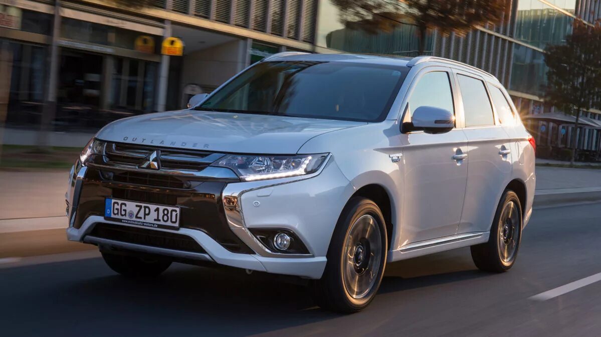 Mitsubishi outlander phev 2021. Митсубиси аутлендер гибрид. Митсубиси аутлендер phev. Mitsubishi outlander пхев. Митсубиши аутлендер phev.