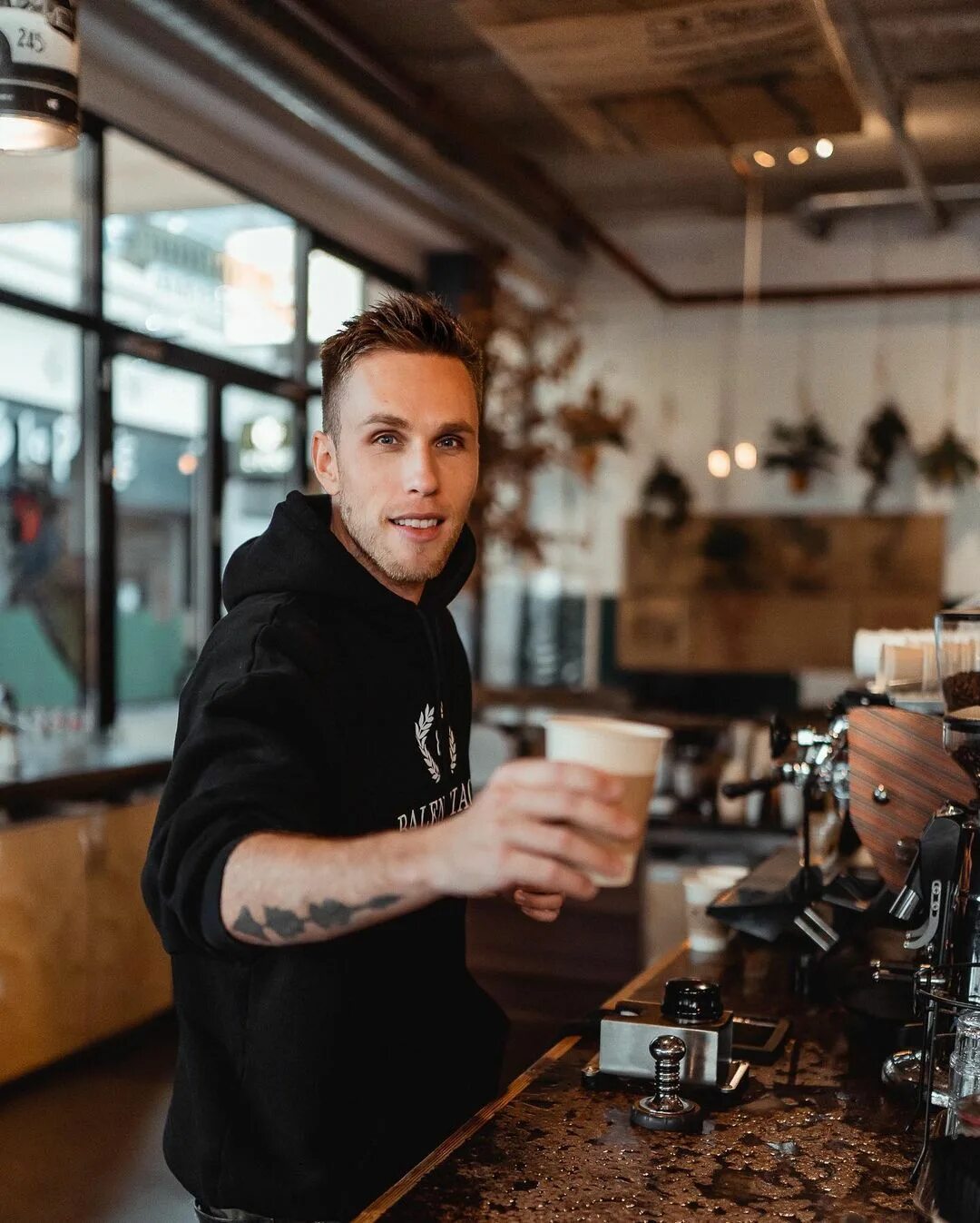 Nicky romero. Nicky romero фото. Okay nicky romero. Dj nicky romero. Dj nicky romero.