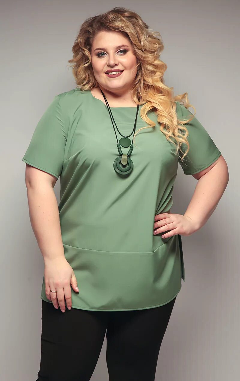 Девушка 54 размер. Нарядные трикотажные блузки для женщин. Одежда больших размеров для женщин. Летное платье для полних жен. Модели платьев для полных.