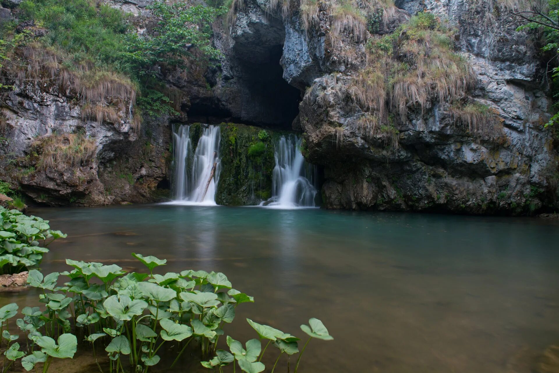 Водопад атыш уфа. Водопад уфа башкортостан. Водопад гадельша башкортостан. Куперля водопад башкирия. Пещера атыш башкирия.