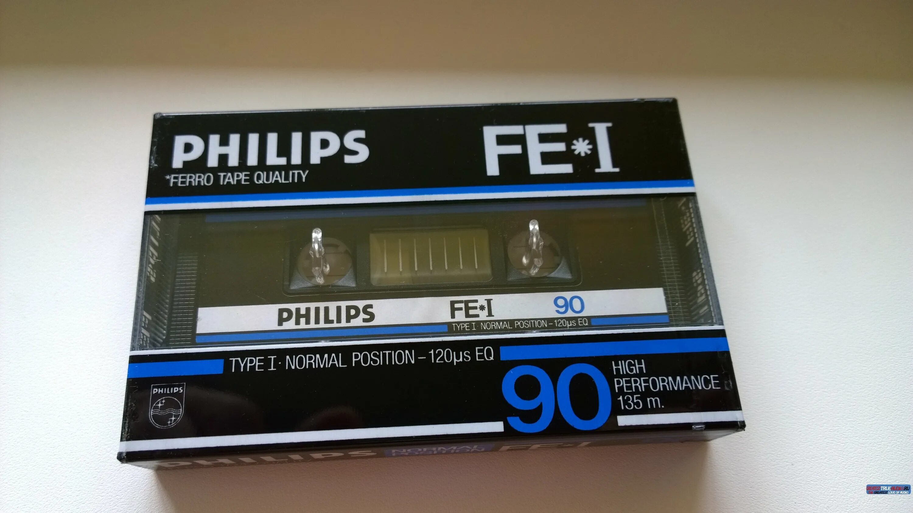 Кассеты филипс. Аудиокассета Philips fx60. Компакт кассеты Philips. Philips Compact Cassette 90. Аудиокассеты кассеты Philips Fe-i 90 - 1984 года.