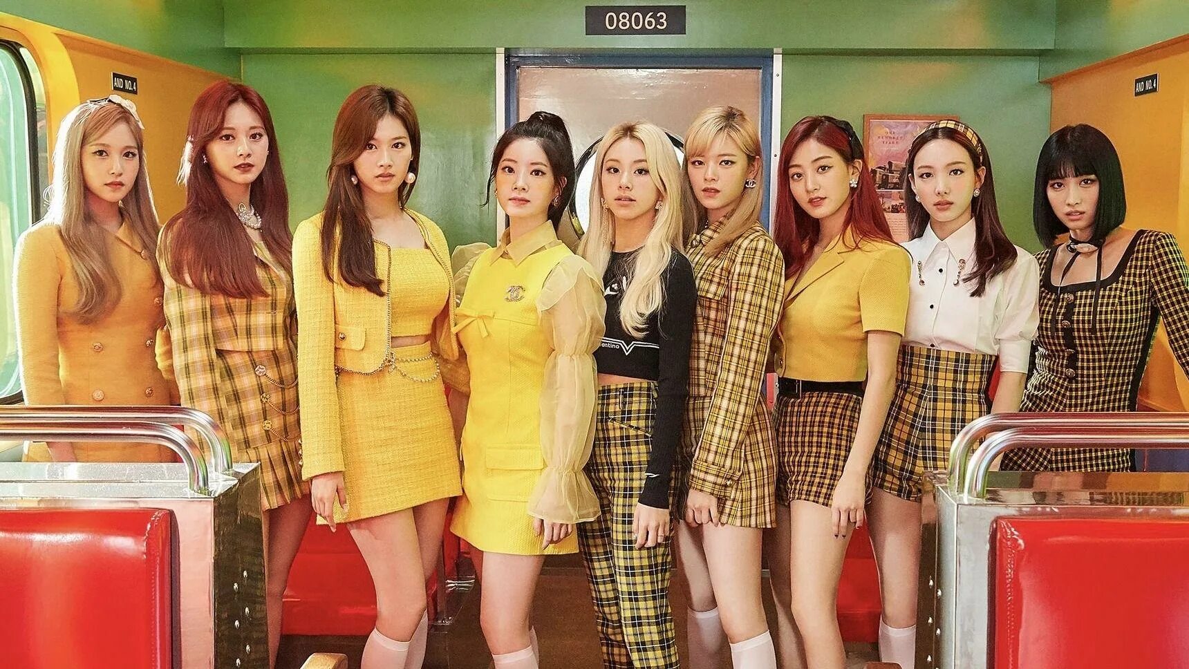 Twice i can t stop me. Сана твайс i cant stop me. наряды твайс i cant stop me. momo twice i cant stop me. twice эра i cant stop me.