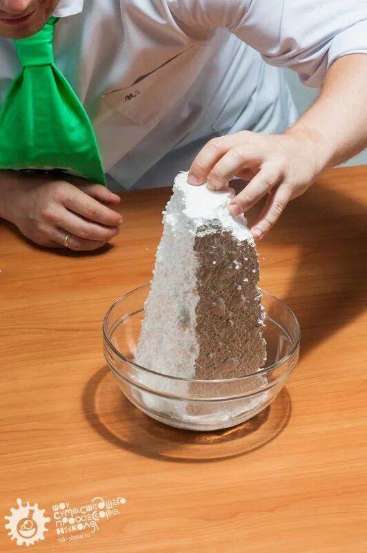 Эксперименты с пенопластом. Ацетоновый клей. Ацетон пенопласт ксилол. Эксперименты с пенопластом. Ацетон и пенопласт.