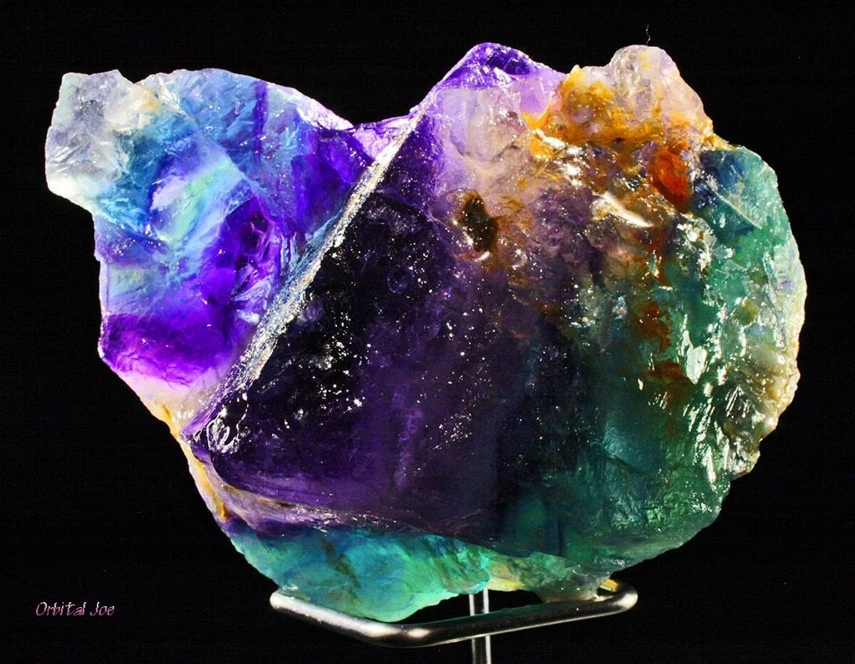 Флюорит / минерал. Яшма, флюорит. Флюорит минерал Кристалл. Плавиковый шпат минерал. Радужный самоцвет