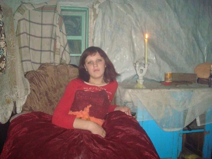 Эта дама из провинции выезжает. Некрасивые девки из глубинки. типичная женщина из провинции. девушки из провинции некрасивые. девушка из мухосранска.